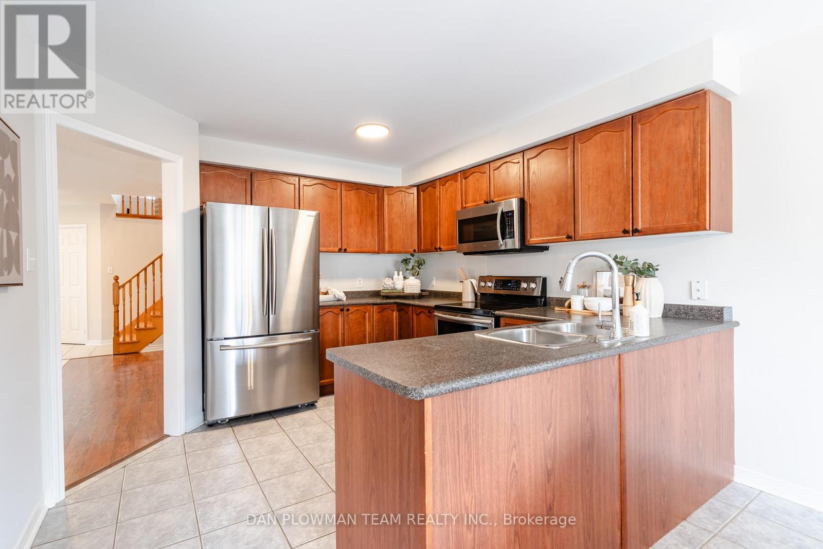 51 Hutton Place, Clarington, Ontario  L1C 5H5 - Photo 9 - E12909044