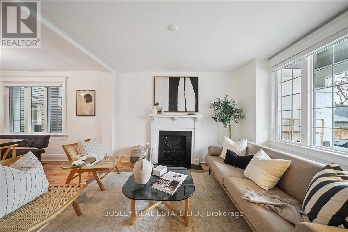 4 MURDOCK AVENUE, Toronto, Ontario