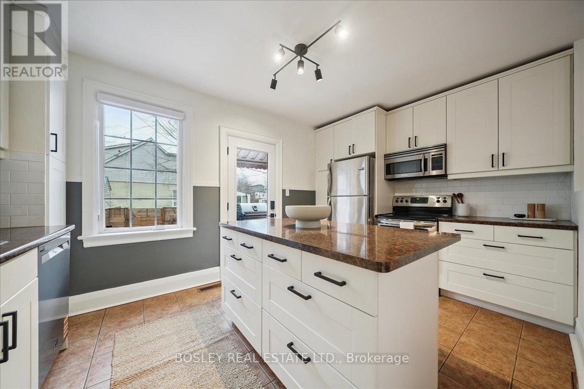 4 Murdock Avenue, Toronto (Woodbine Corridor), Ontario  M4C 1E4 - Photo 12 - E12909056