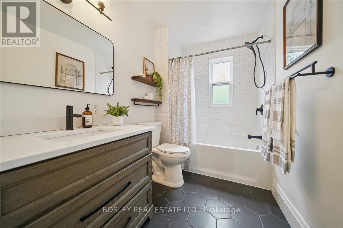 4 Murdock Avenue, Toronto (Woodbine Corridor), Ontario  M4C 1E4 - Photo 24 - E12909056