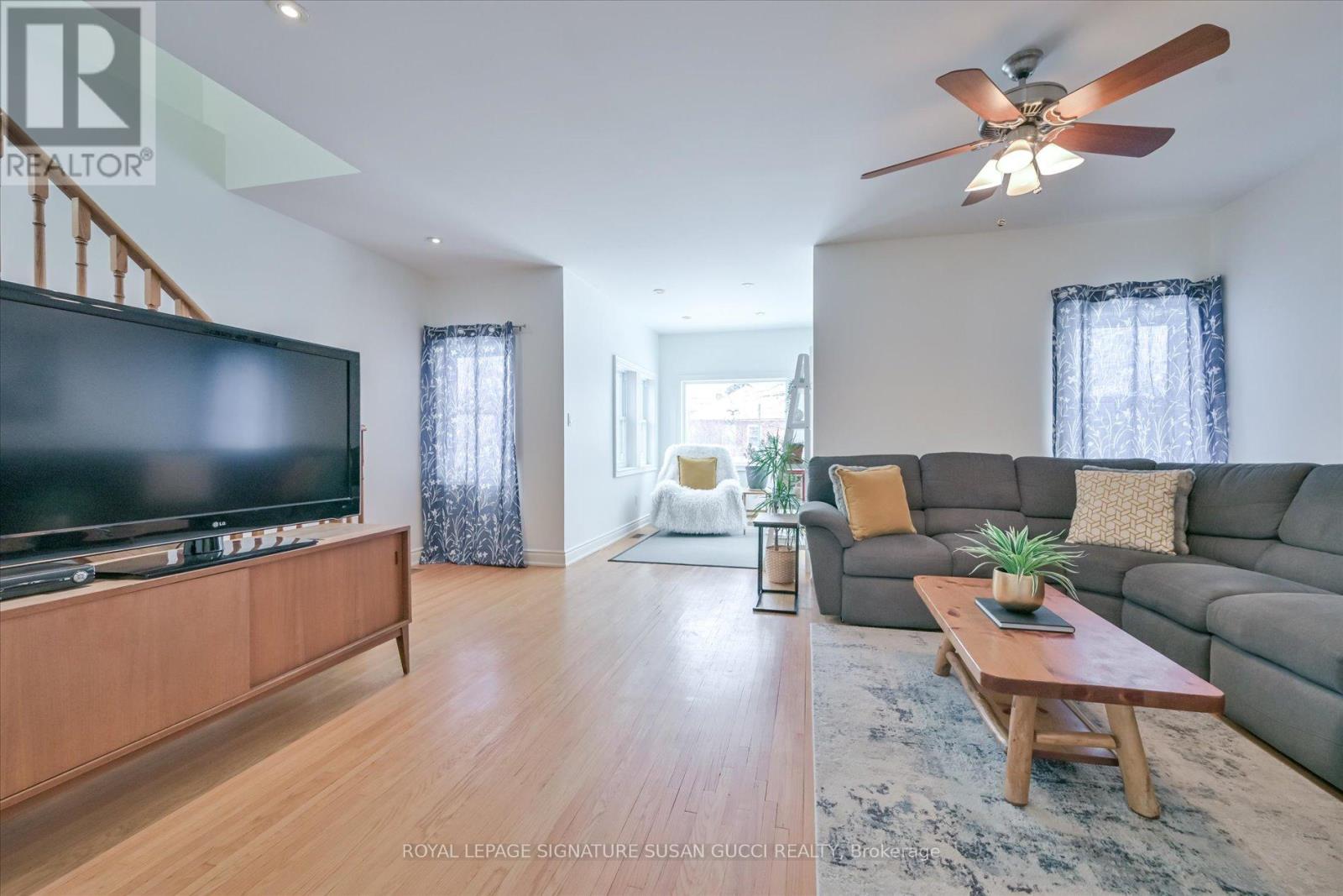 8 Fairside Avenue, Toronto, Ontario  M4C 3G9 - Photo 13 - E12909166