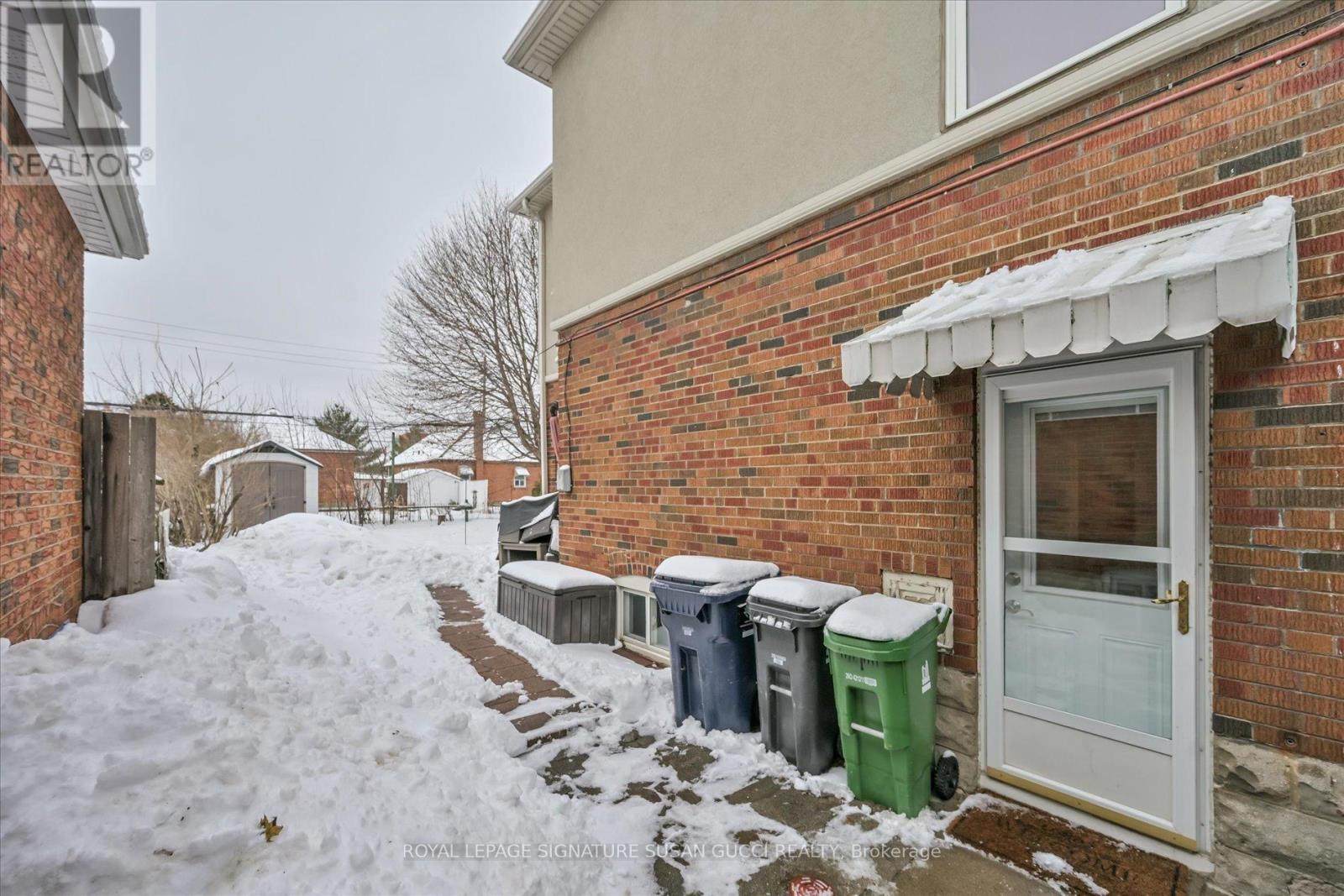 8 Fairside Avenue, Toronto, Ontario  M4C 3G9 - Photo 34 - E12909166