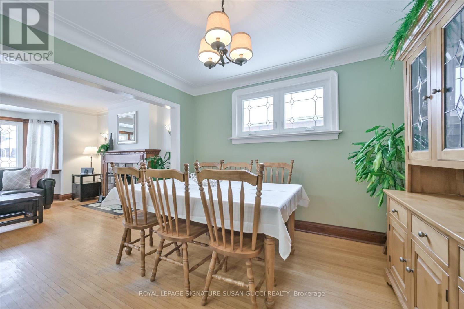 8 Fairside Avenue, Toronto, Ontario  M4C 3G9 - Photo 9 - E12909166