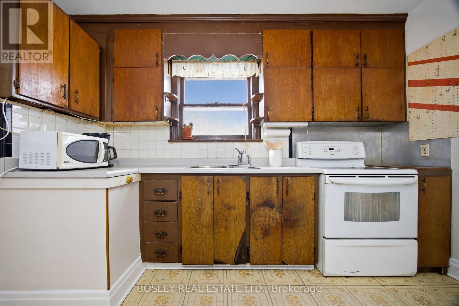 1 East Haven Drive, Toronto, Ontario  M1N 1L8 - Photo 11 - E12909234