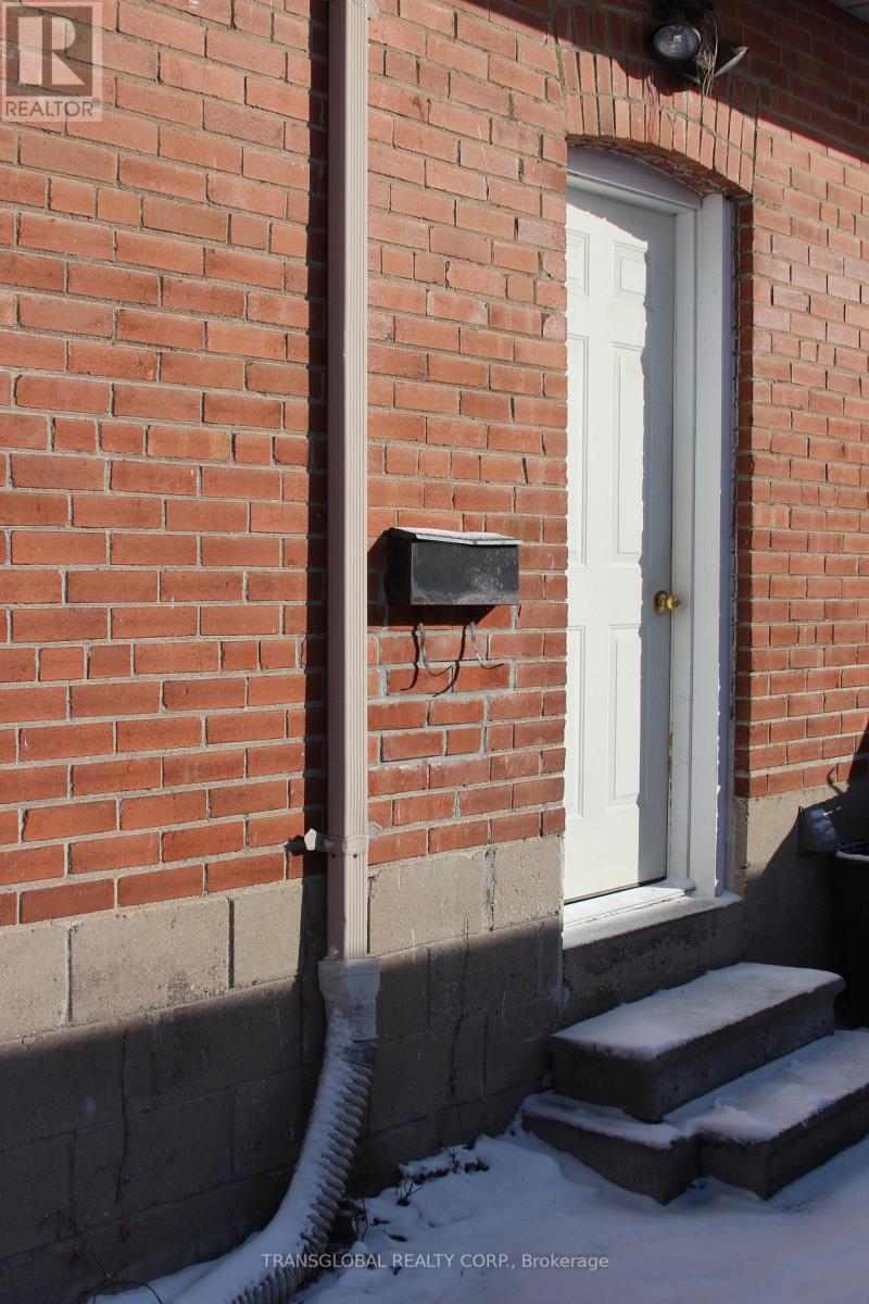 77 Wye Valley Road, Toronto (Dorset Park), Ontario  M1P 2A7 - Photo 4 - E12909254