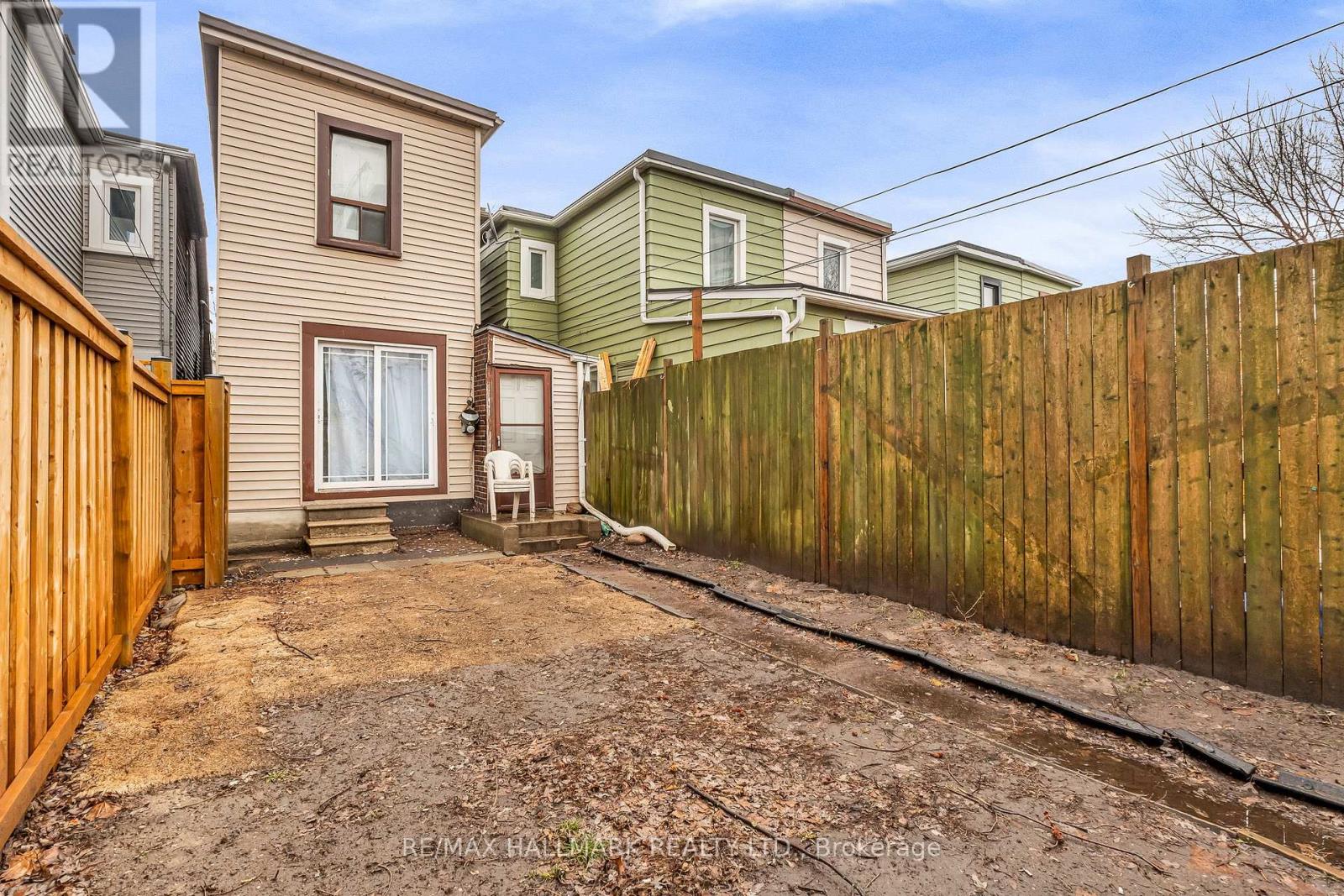 20 Kelvin Avenue, Toronto, Ontario  M4C 5C8 - Photo 26 - E12909258