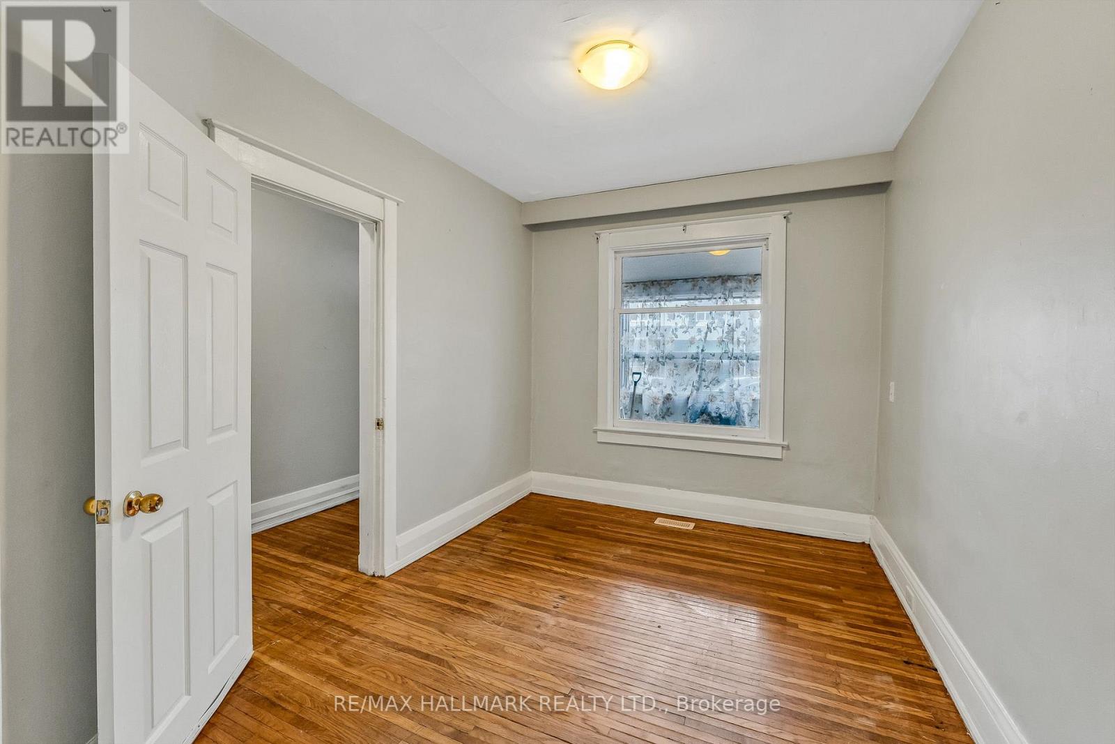 20 Kelvin Avenue, Toronto, Ontario  M4C 5C8 - Photo 5 - E12909258