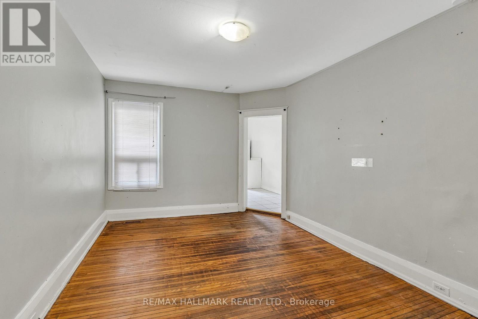 20 Kelvin Avenue, Toronto, Ontario  M4C 5C8 - Photo 7 - E12909258