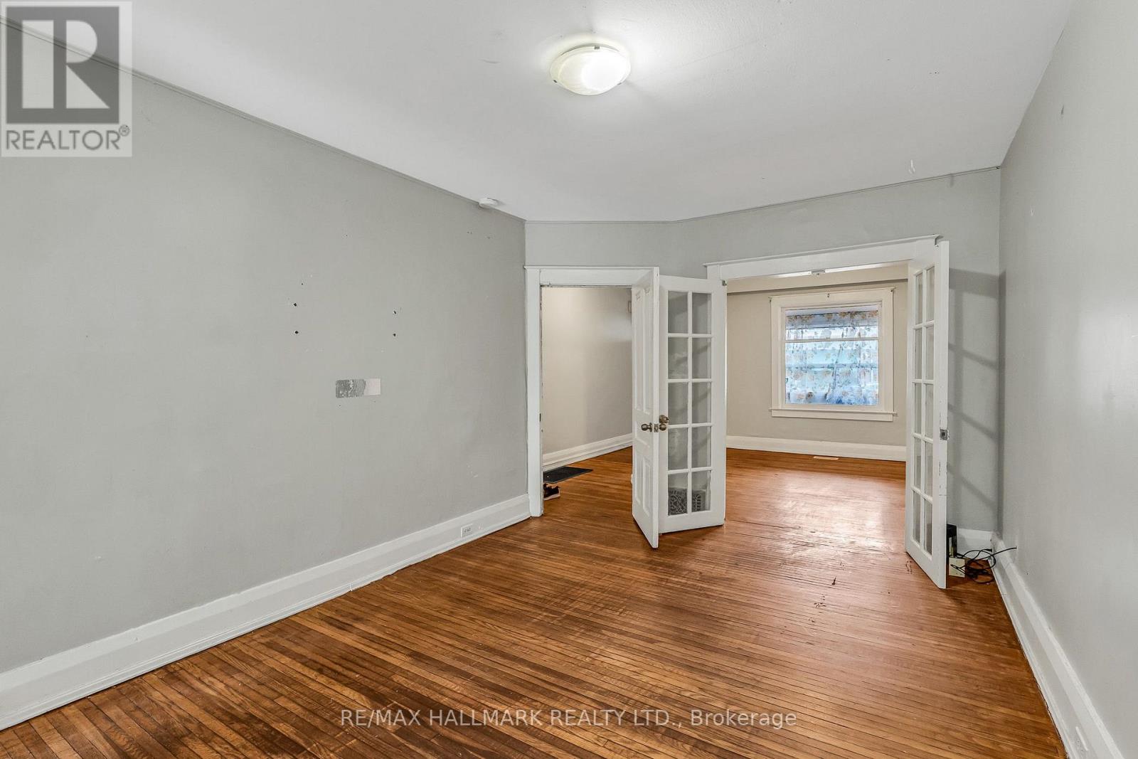 20 Kelvin Avenue, Toronto, Ontario  M4C 5C8 - Photo 8 - E12909258