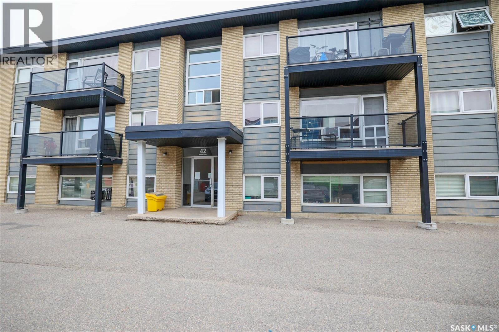 #34 42 Spence Street, Regina, Saskatchewan  S4S 4H4 - Photo 3 - SK031049