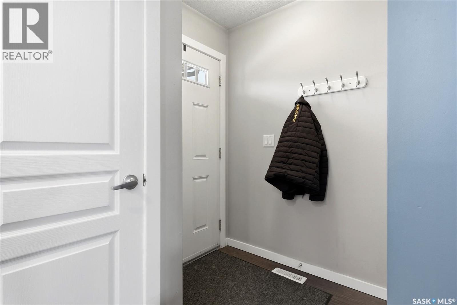 5219 Beacon Way, Regina, Saskatchewan  S4W 0J3 - Photo 3 - SK030971