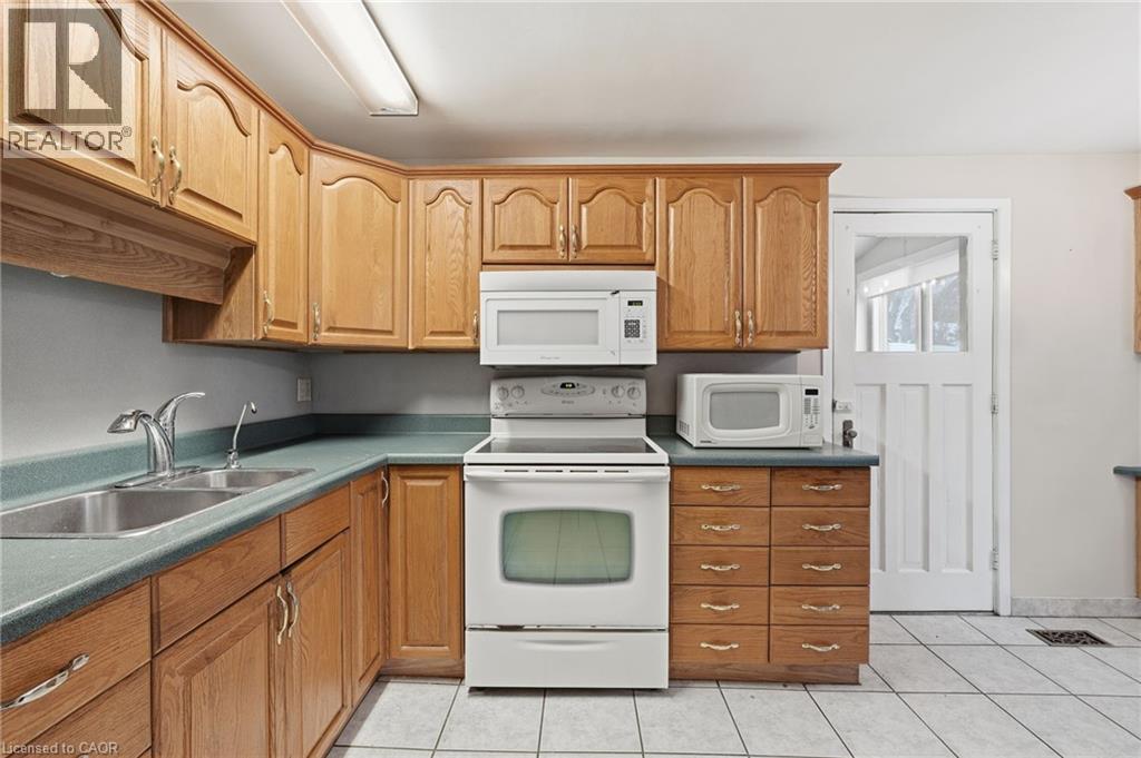 92 Gary Avenue, Hamilton, Ontario  L8S 1Y5 - Photo 7 - 40795225