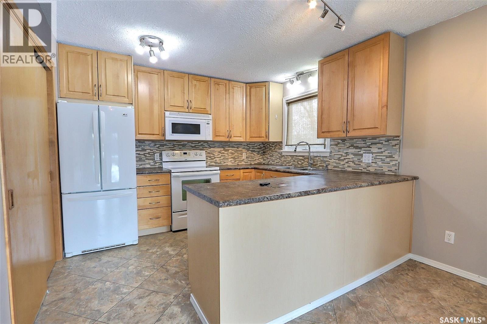 2881 Wyllie Crescent, Prince Albert, Saskatchewan  S6V 6M3 - Photo 6 - SK030767