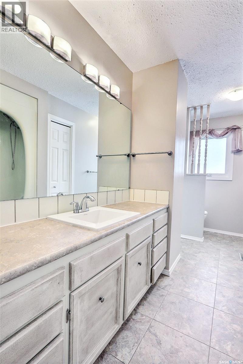 2881 Wyllie Crescent, Prince Albert, Saskatchewan  S6V 6M3 - Photo 10 - SK030767