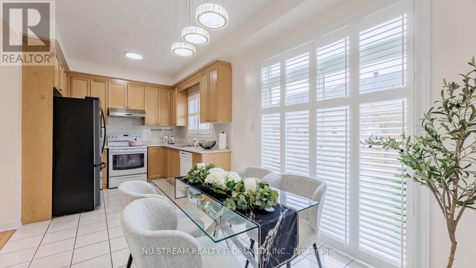 18 Radmore Place, Markham (Box Grove), Ontario  L6B 0G7 - Photo 15 - N12909078