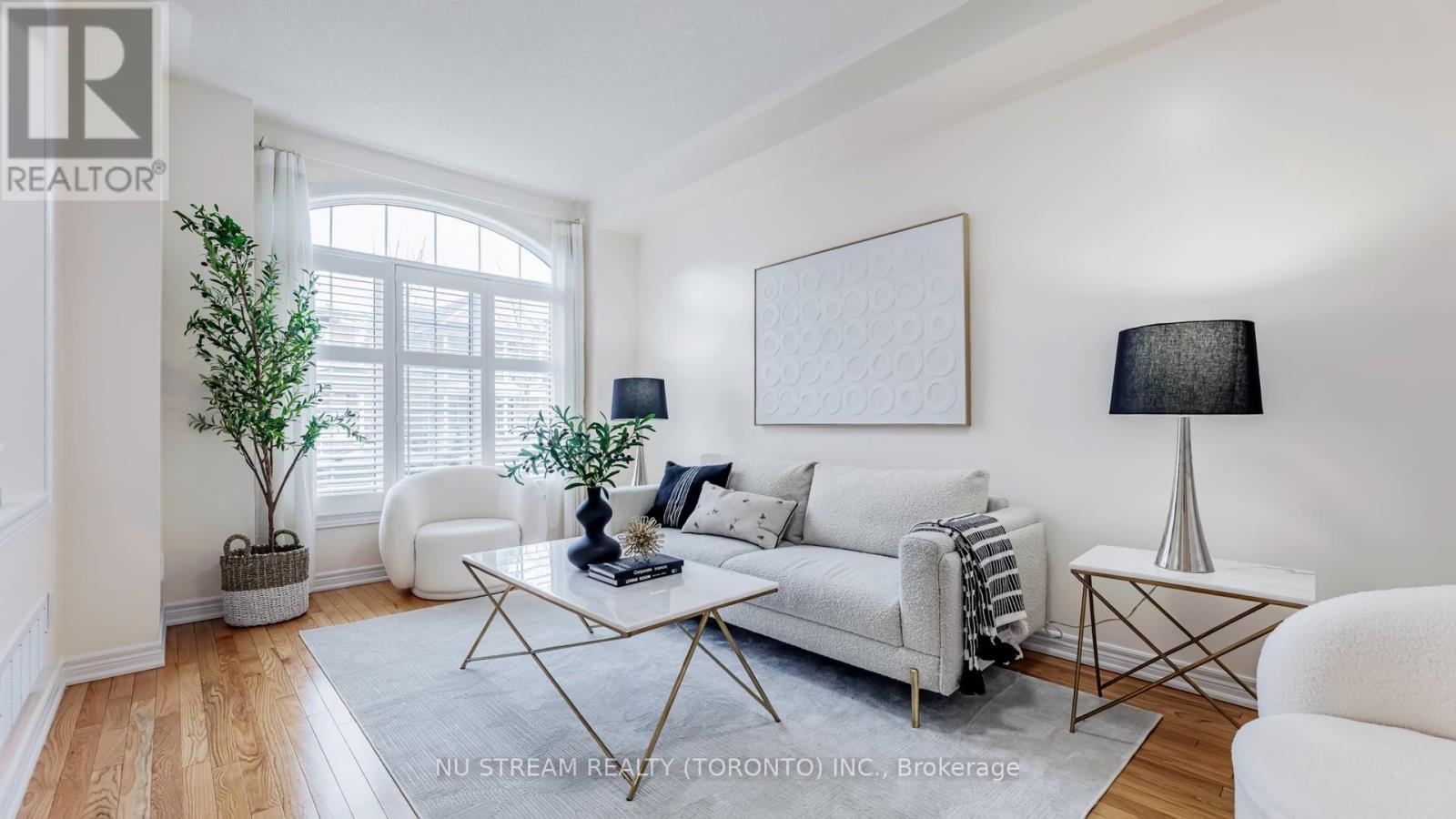 18 Radmore Place, Markham (Box Grove), Ontario  L6B 0G7 - Photo 4 - N12909078