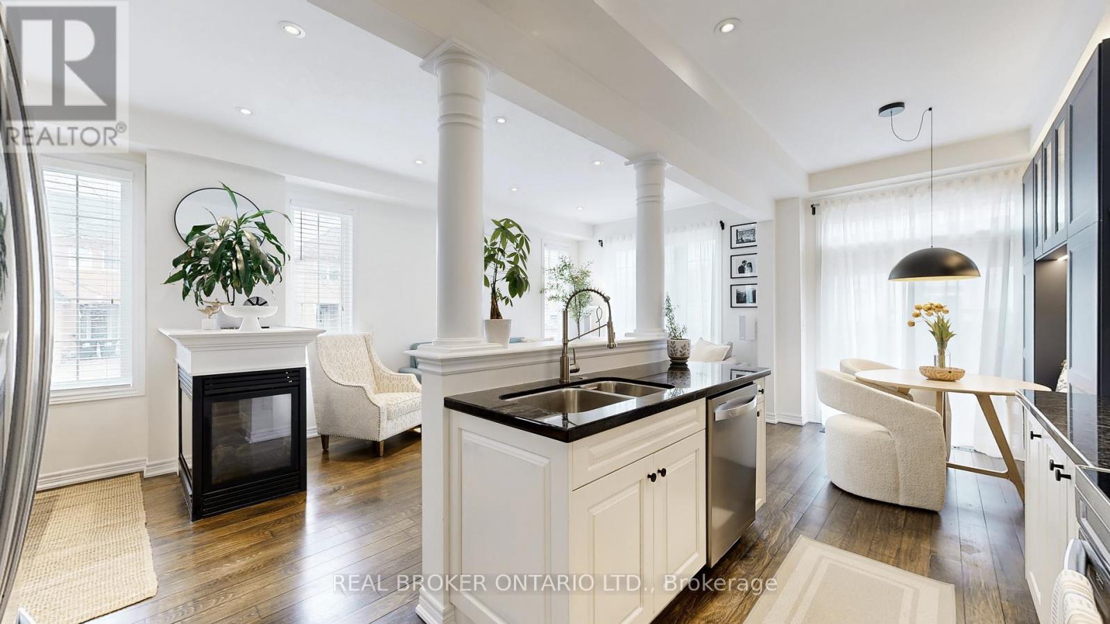 125 Gosnel Circle, Bradford West Gwillimbury (Bradford), Ontario  L3Z 0G3 - Photo 15 - N12909090