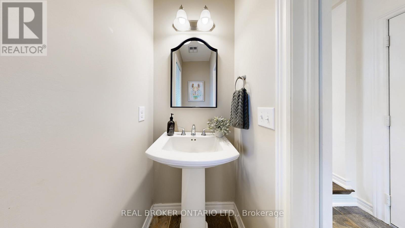 125 Gosnel Circle, Bradford West Gwillimbury (Bradford), Ontario  L3Z 0G3 - Photo 21 - N12909090