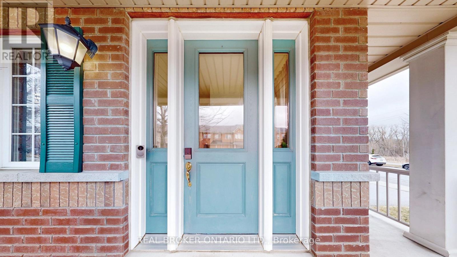 125 Gosnel Circle, Bradford West Gwillimbury (Bradford), Ontario  L3Z 0G3 - Photo 3 - N12909090