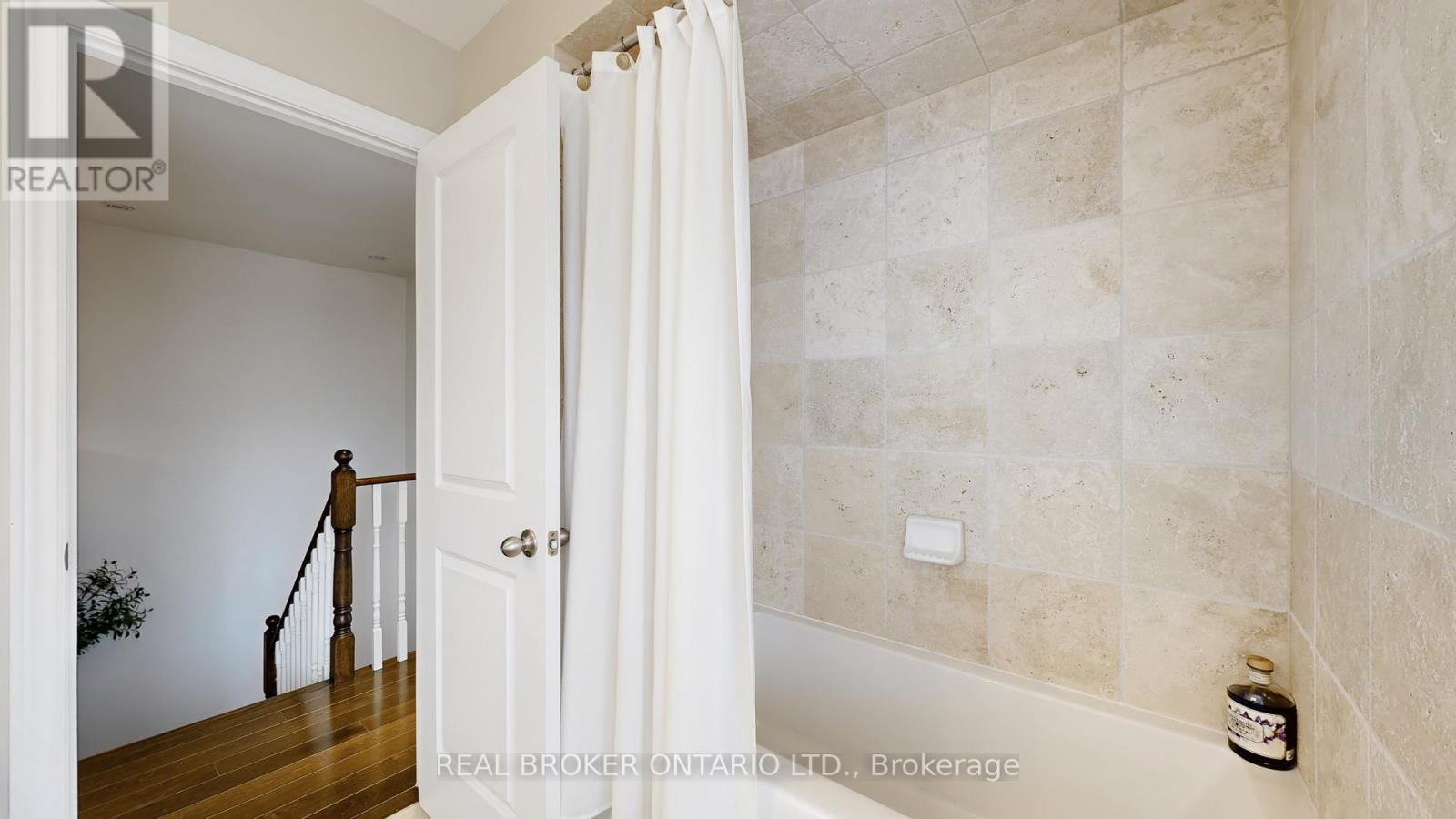 125 Gosnel Circle, Bradford West Gwillimbury (Bradford), Ontario  L3Z 0G3 - Photo 36 - N12909090