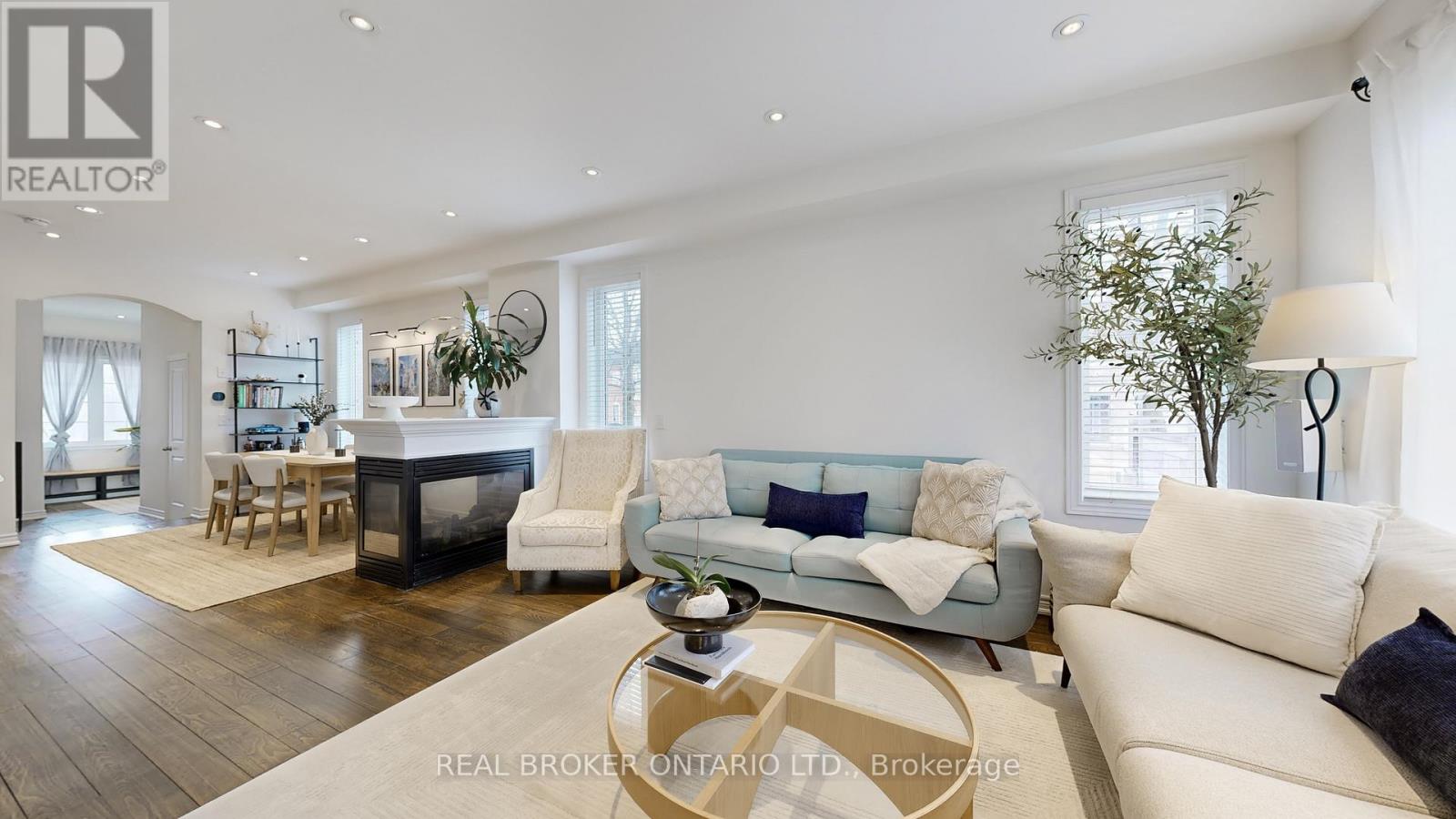 125 Gosnel Circle, Bradford West Gwillimbury (Bradford), Ontario  L3Z 0G3 - Photo 7 - N12909090