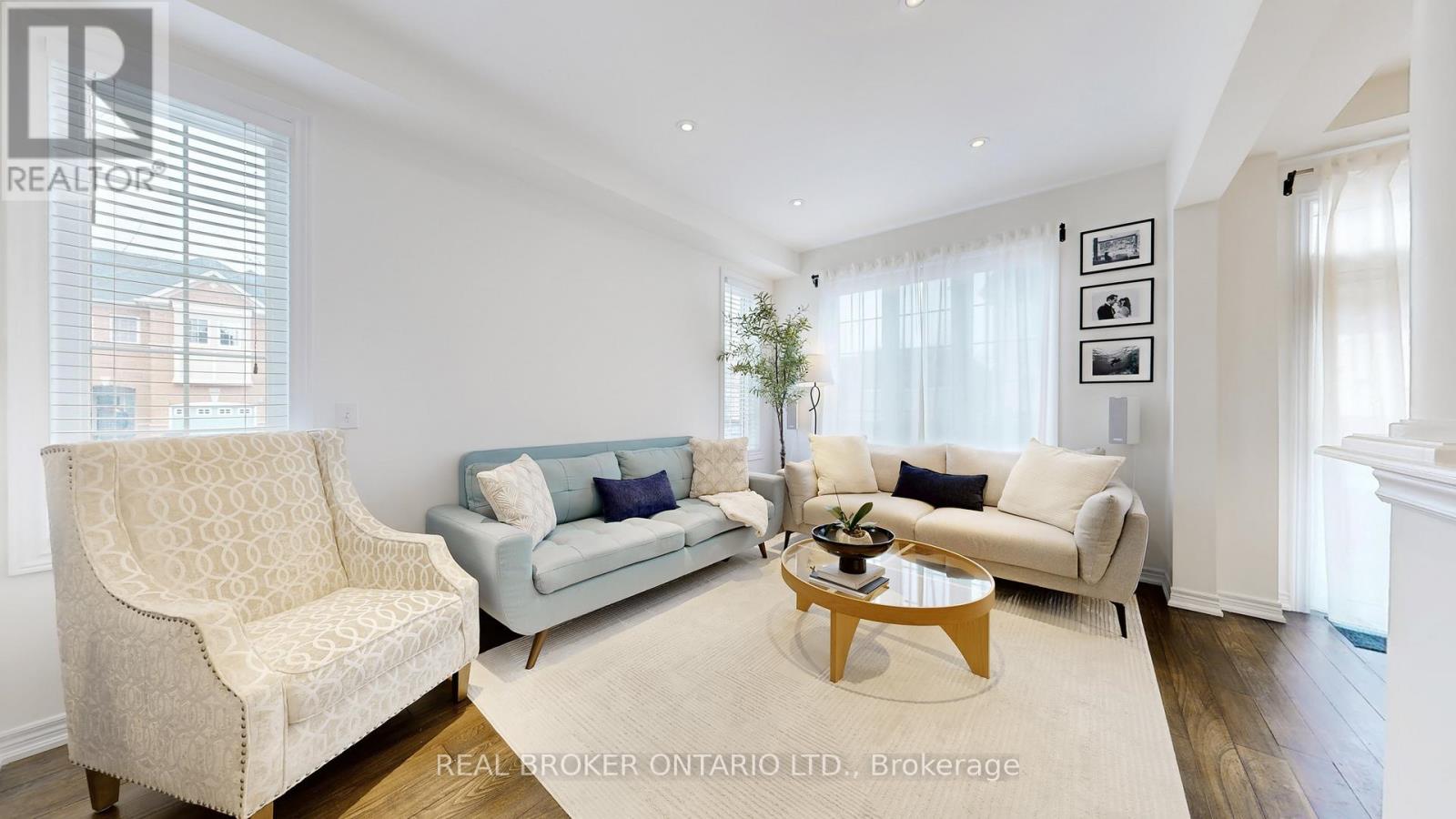 125 Gosnel Circle, Bradford West Gwillimbury (Bradford), Ontario  L3Z 0G3 - Photo 8 - N12909090