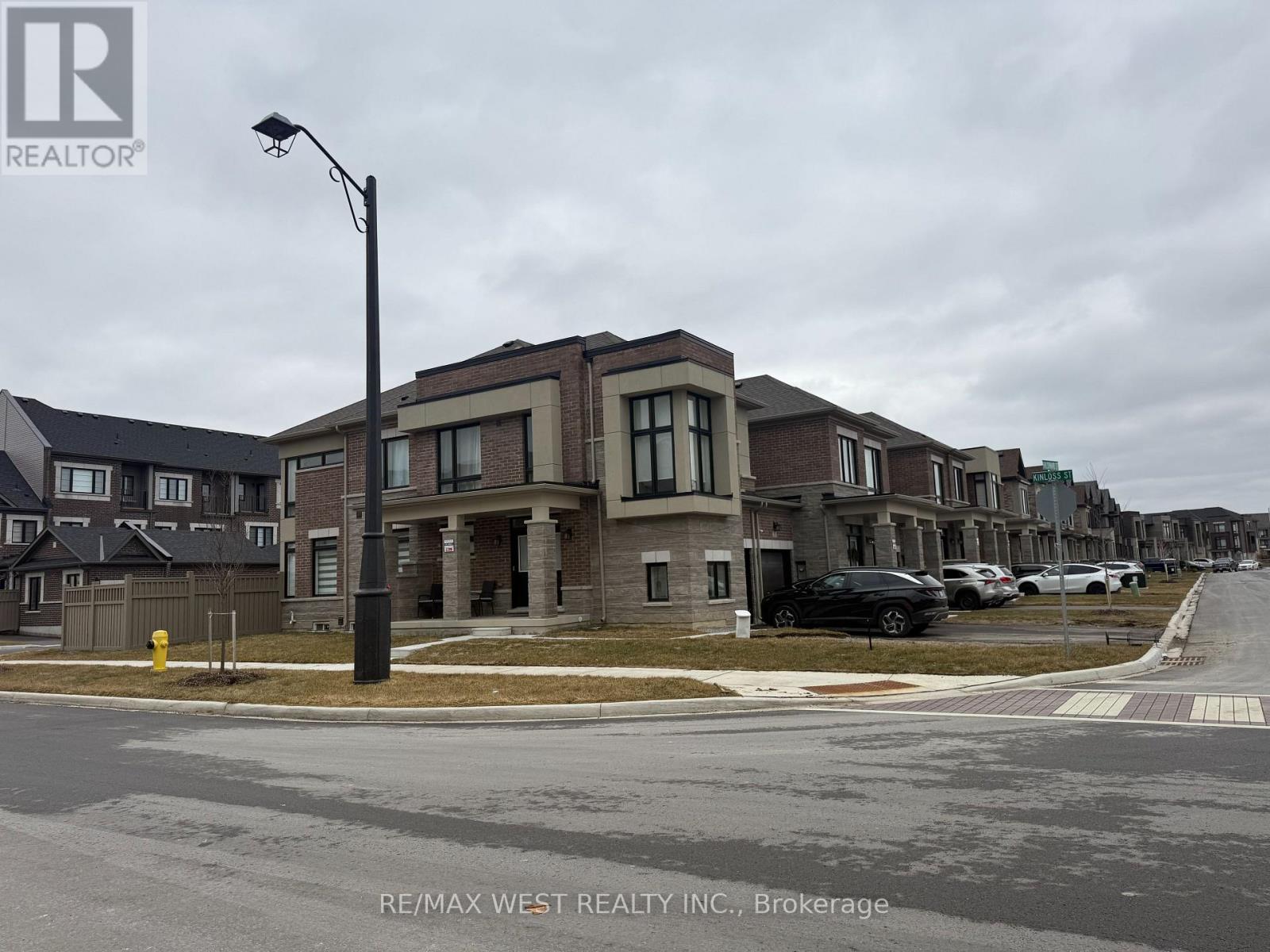 4 Haldimand Street S, Vaughan (Kleinburg), Ontario  L4H 5J5 - Photo 2 - N12909208