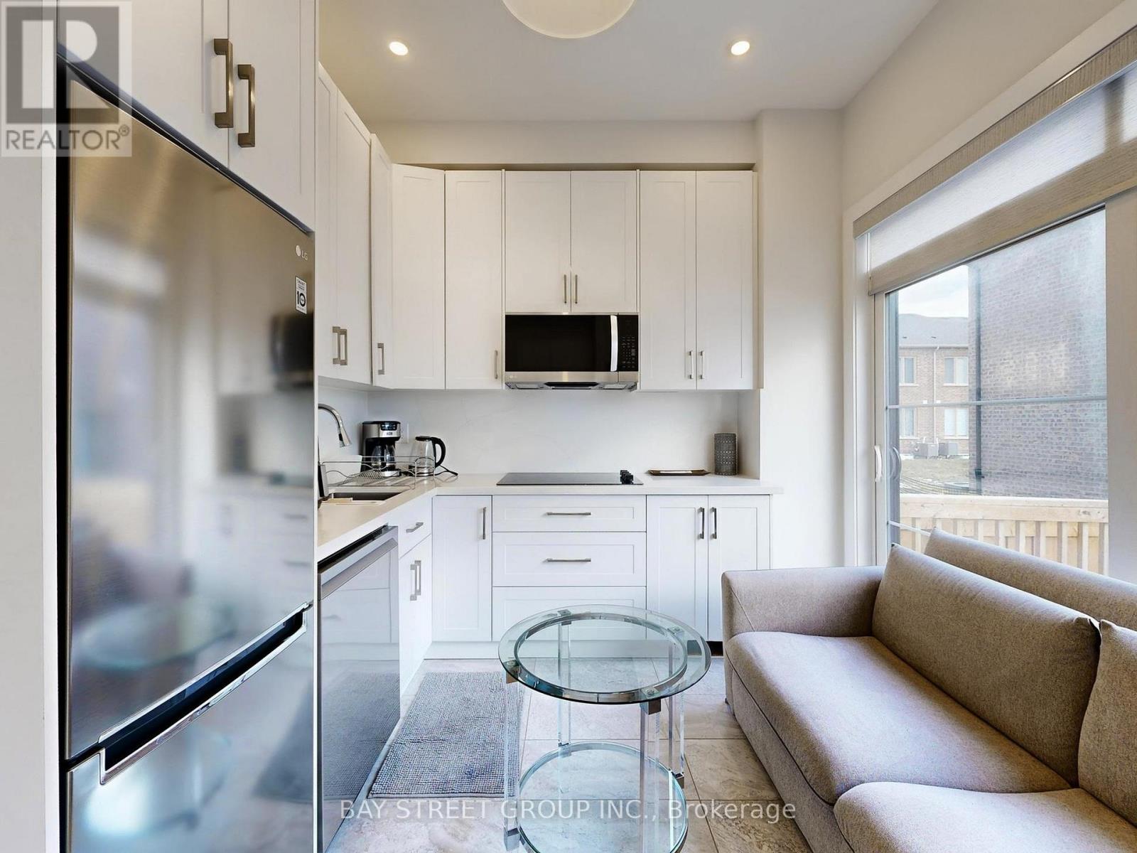 88 Harvey Bunker Crescent, Markham, Ontario  L6C 2A5 - Photo 7 - N12909216