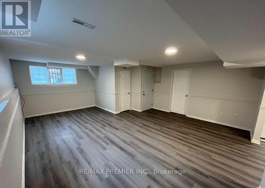 Bsmt - 11 Draper Crescent, Barrie (Painswick North), Ontario  L4N 8B1 - Photo 4 - S12909162