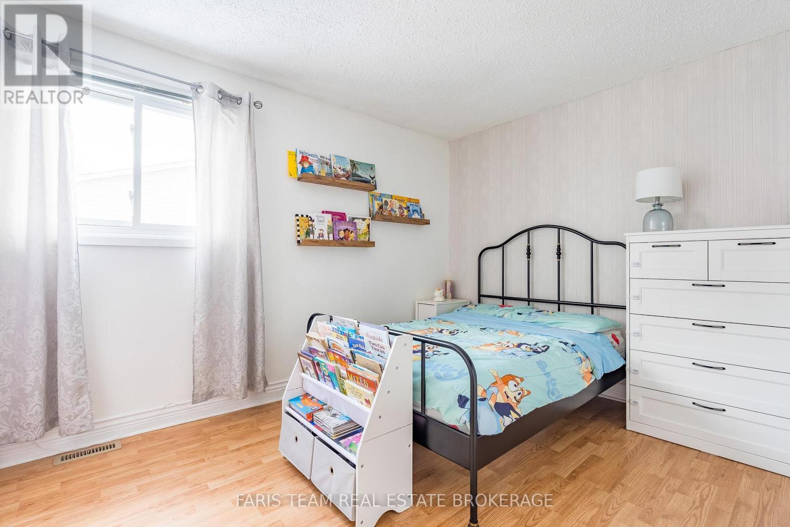 20 Indian Arrow Road, Barrie (North Shore), Ontario  L4M 5G3 - Photo 18 - S12909306