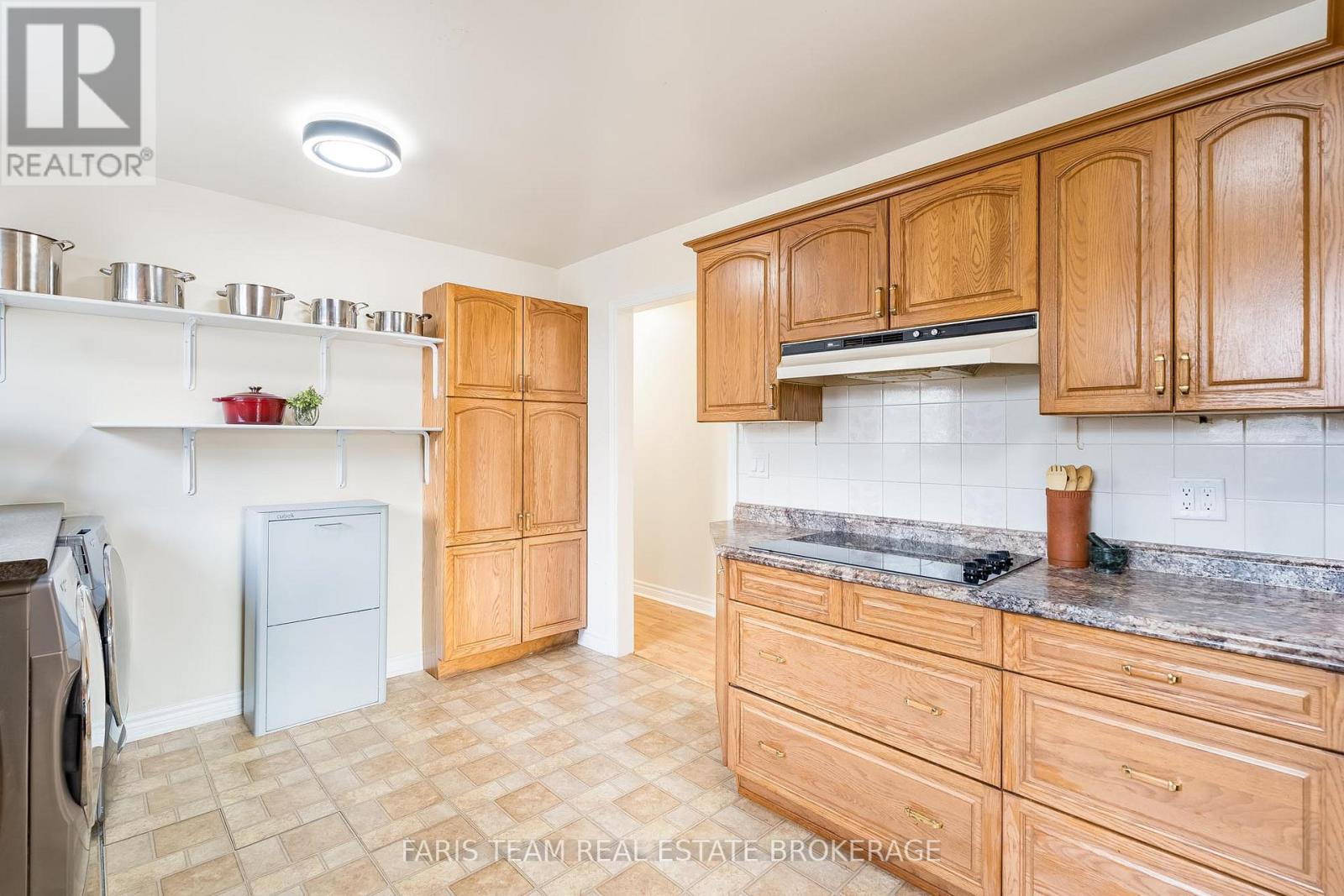 20 Indian Arrow Road, Barrie (North Shore), Ontario  L4M 5G3 - Photo 8 - S12909306