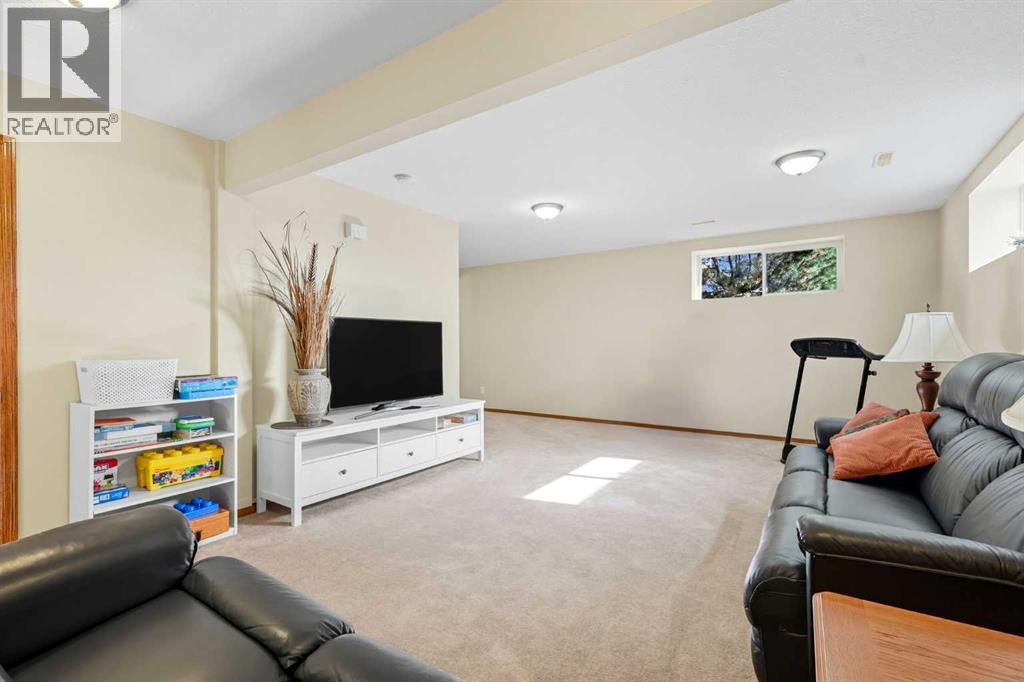 79 Hillcrest Boulevard, Strathmore, Alberta  T1P 0A4 - Photo 17 - A2292289