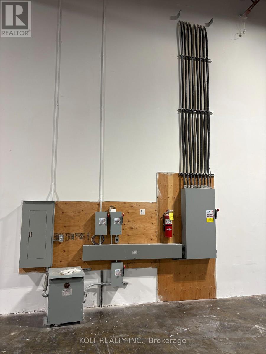 10 - 286 Rutherford Road S, Brampton (Steeles Industrial), Ontario  L6W 3J9 - Photo 9 - W12533834