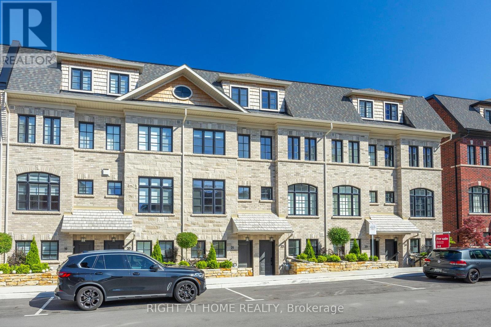 21 - 10 Lunar Crescent, Mississauga, Ontario  L5M 2P6 - Photo 23 - W12909048