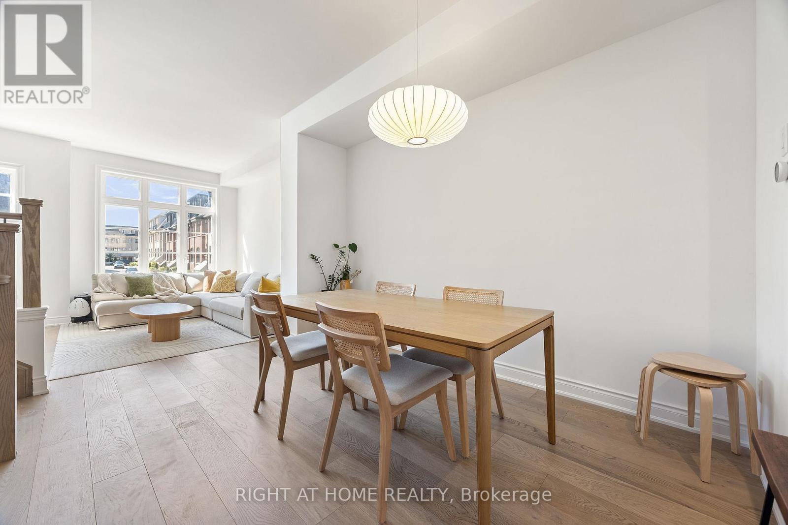 21 - 10 Lunar Crescent, Mississauga, Ontario  L5M 2P6 - Photo 4 - W12909048