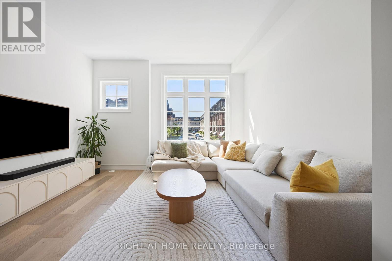 21 - 10 Lunar Crescent, Mississauga, Ontario  L5M 2P6 - Photo 6 - W12909048