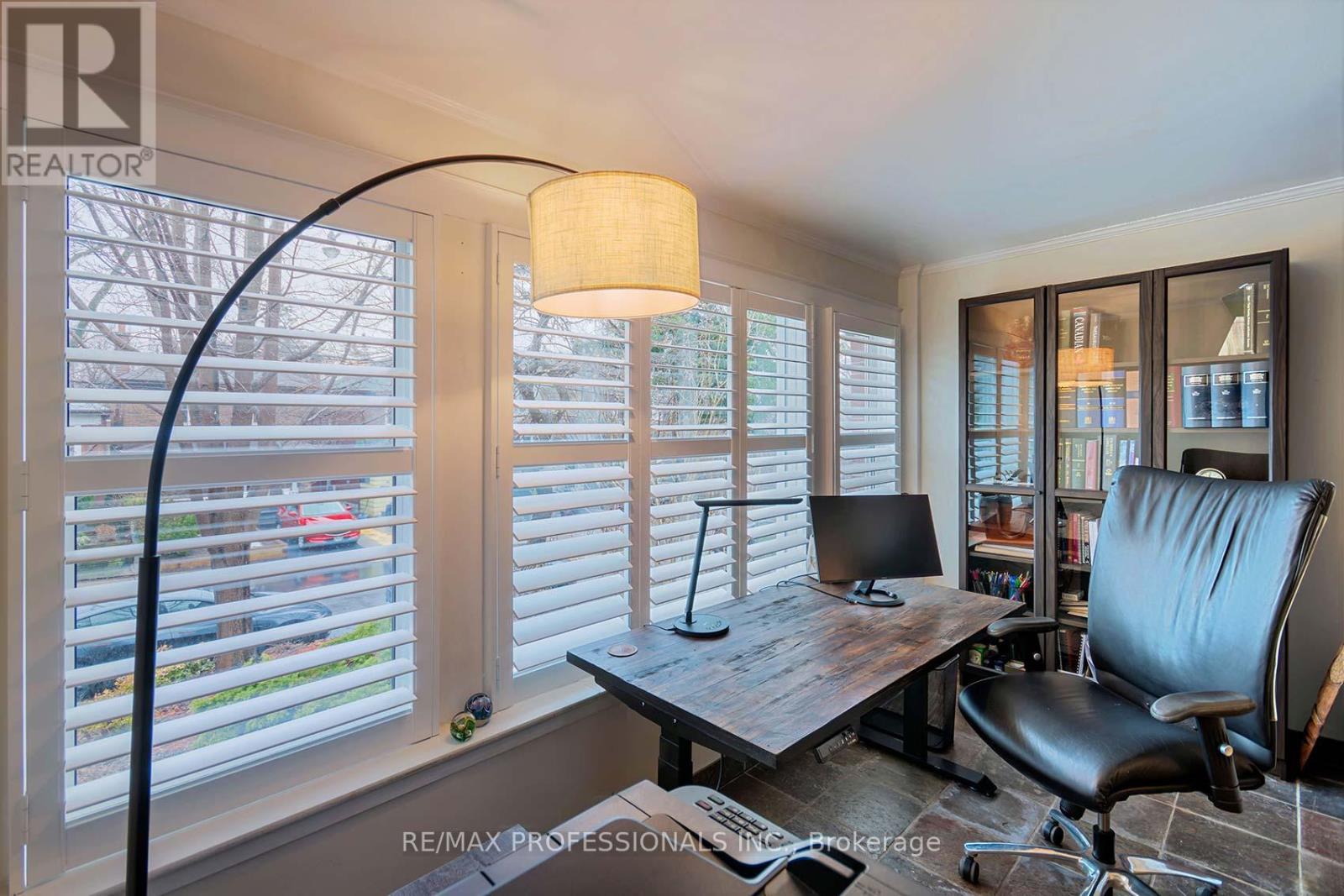 88 Morningside Avenue, Toronto, Ontario  M6S 1C9 - Photo 10 - W12909084