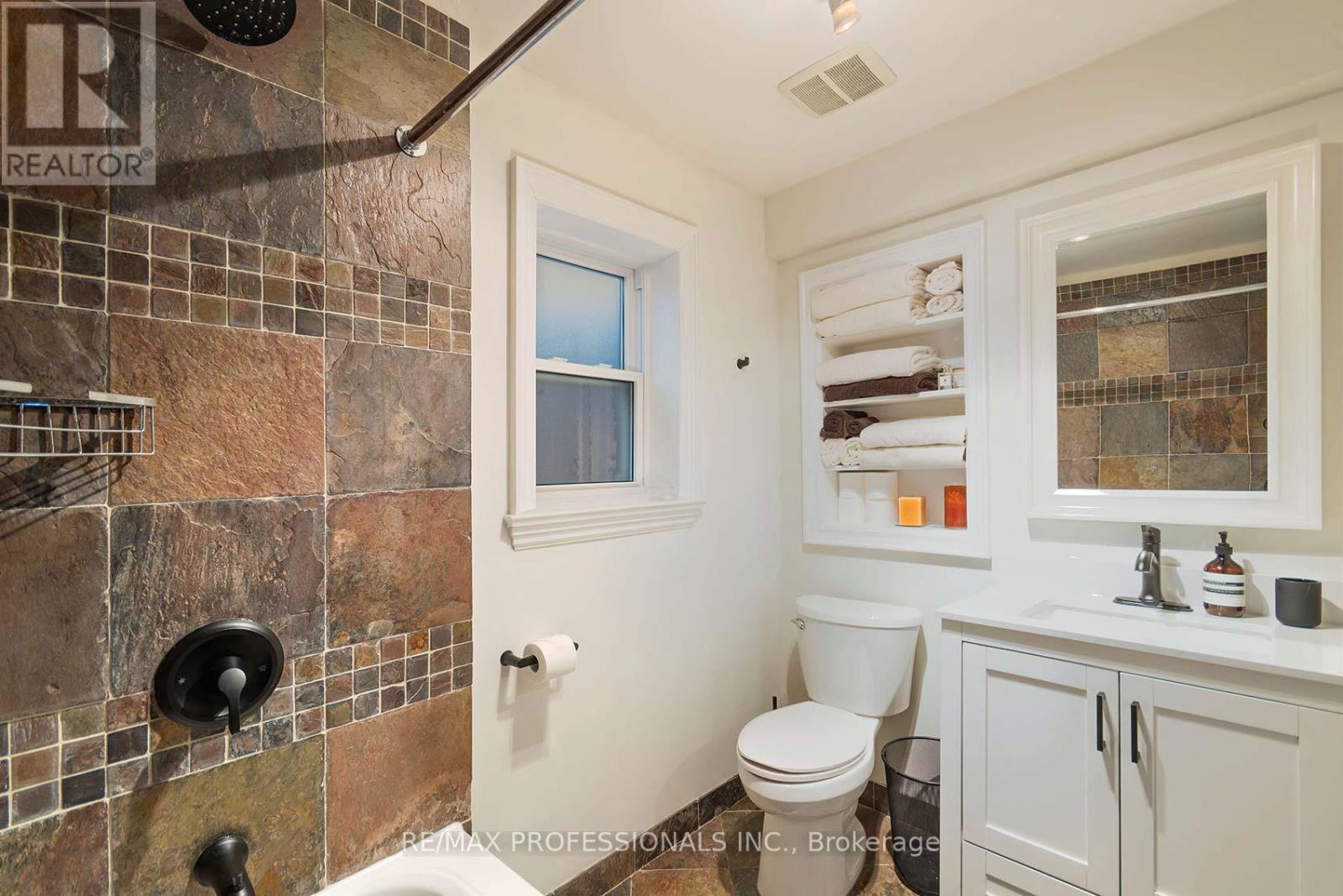 88 Morningside Avenue, Toronto, Ontario  M6S 1C9 - Photo 24 - W12909084