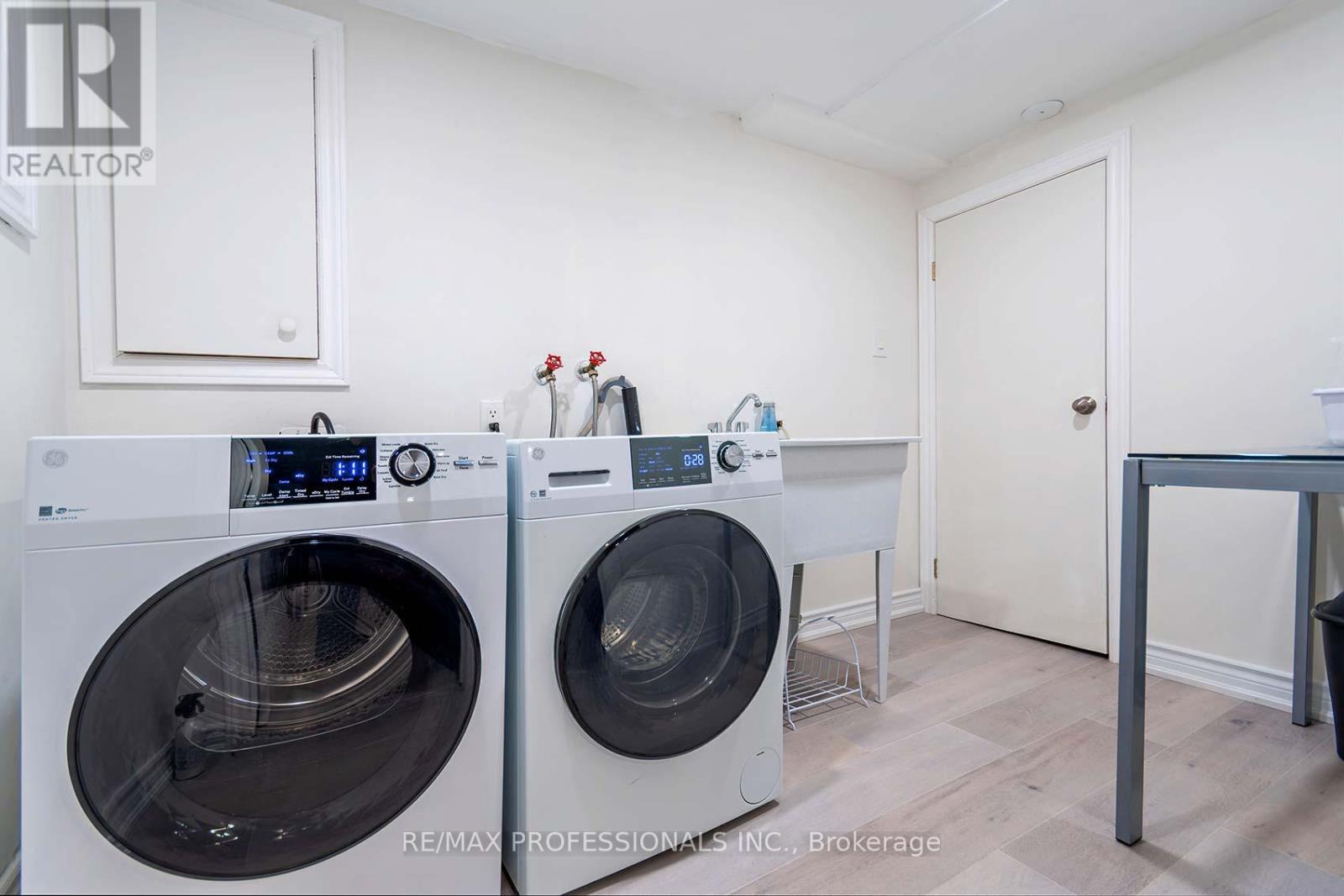 88 Morningside Avenue, Toronto, Ontario  M6S 1C9 - Photo 30 - W12909084