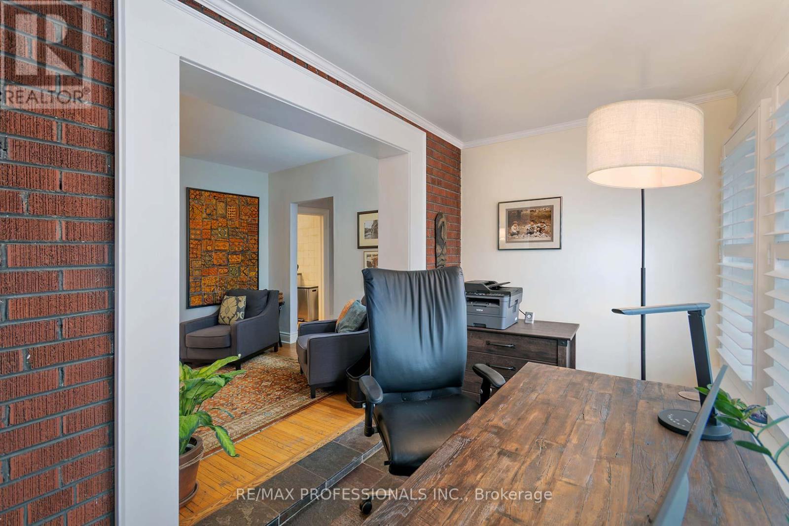 88 Morningside Avenue, Toronto, Ontario  M6S 1C9 - Photo 9 - W12909084