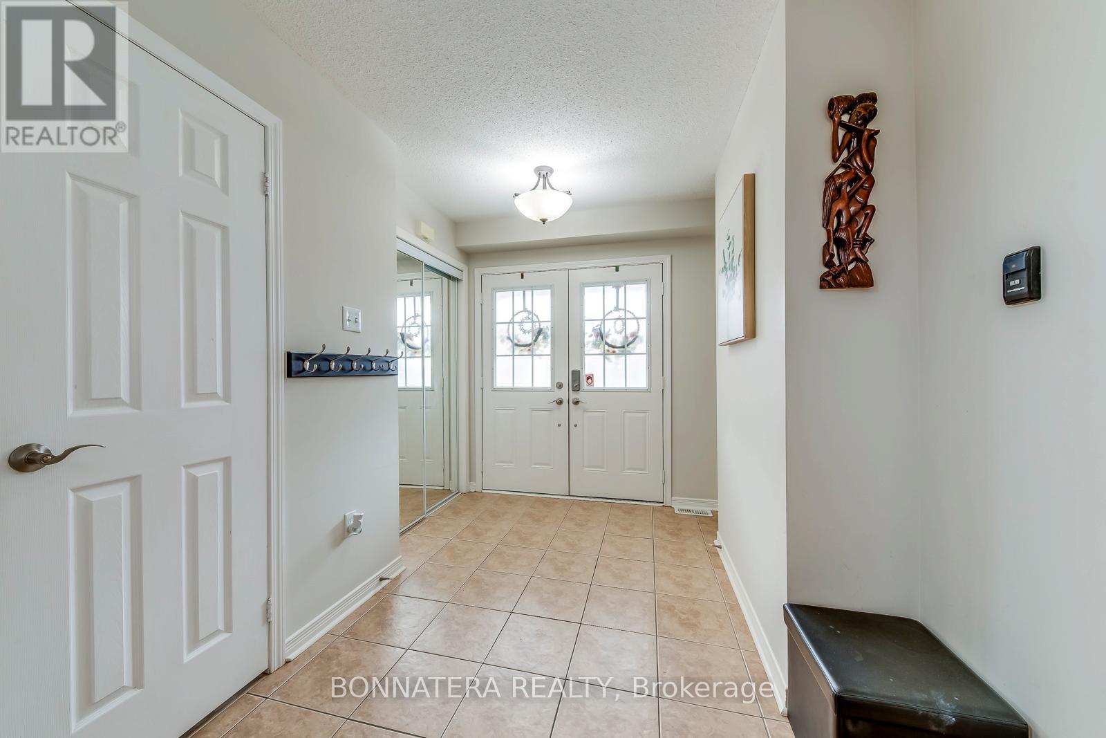 411 Hobbs Crescent, Milton, Ontario  L9T 0J2 - Photo 4 - W12909112