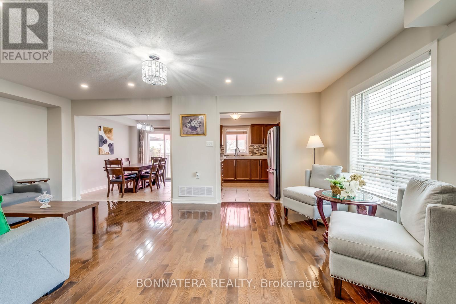 411 Hobbs Crescent, Milton, Ontario  L9T 0J2 - Photo 5 - W12909112