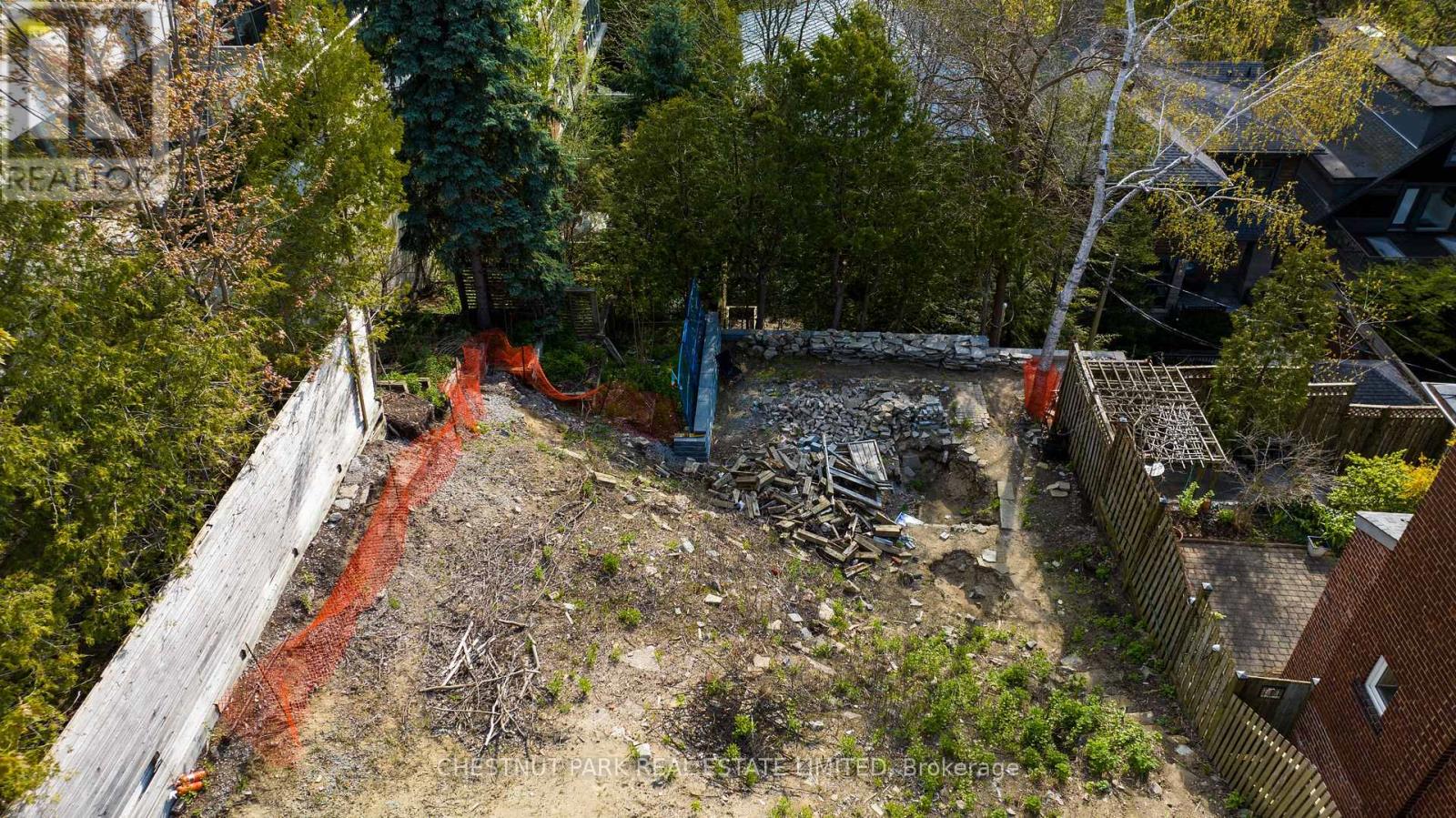 379 Ellis Park Road, Toronto (High Park-Swansea), Ontario  M6S 2V7 - Photo 8 - W12909148