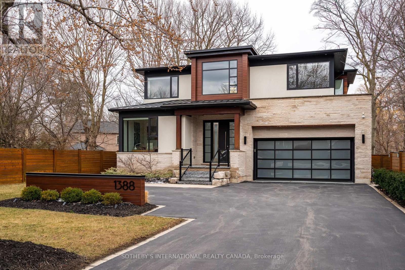1388 ACTON CRESCENT, Oakville, Ontario