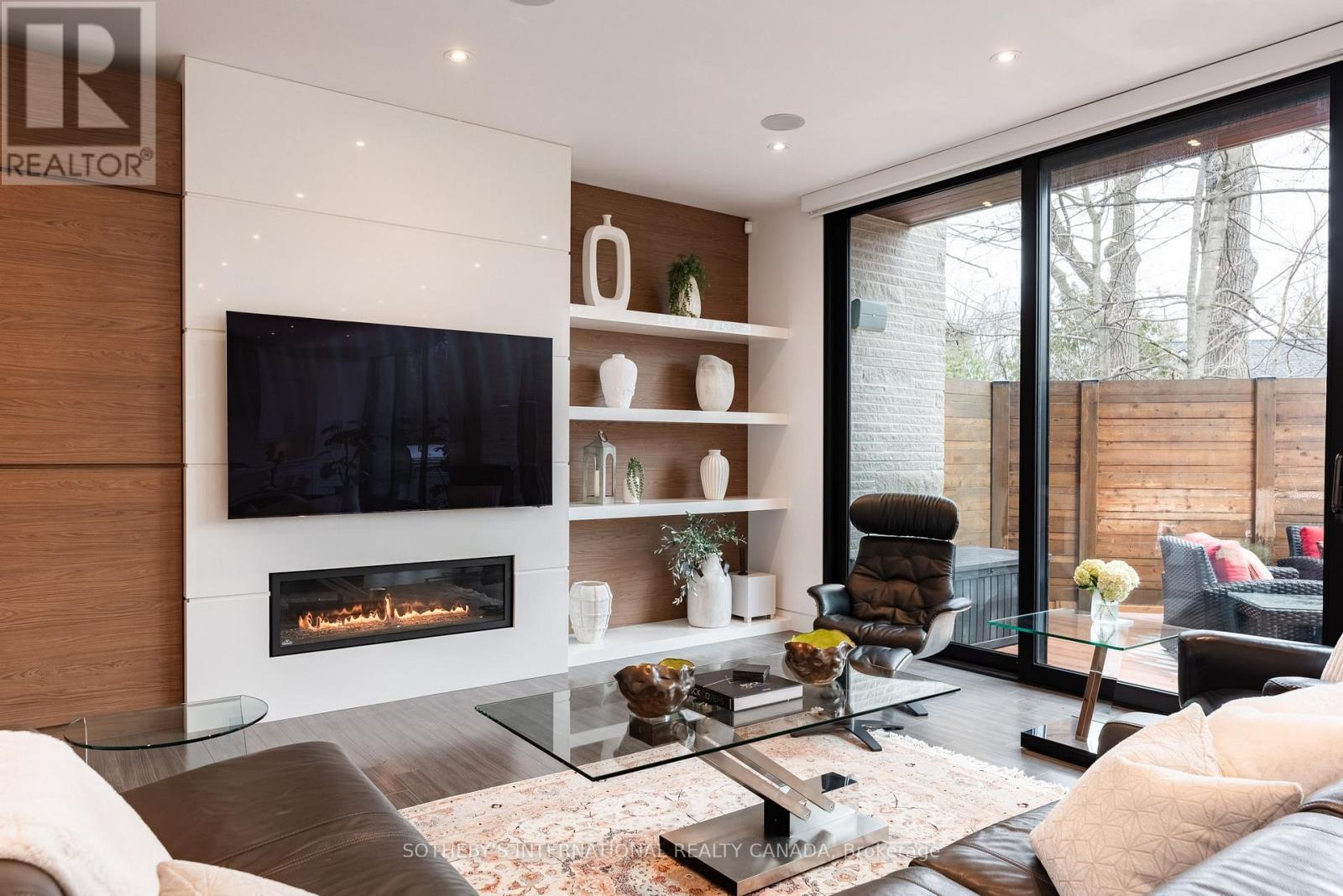 1388 Acton Crescent, Oakville, Ontario  L6J 2S5 - Photo 16 - W12909150