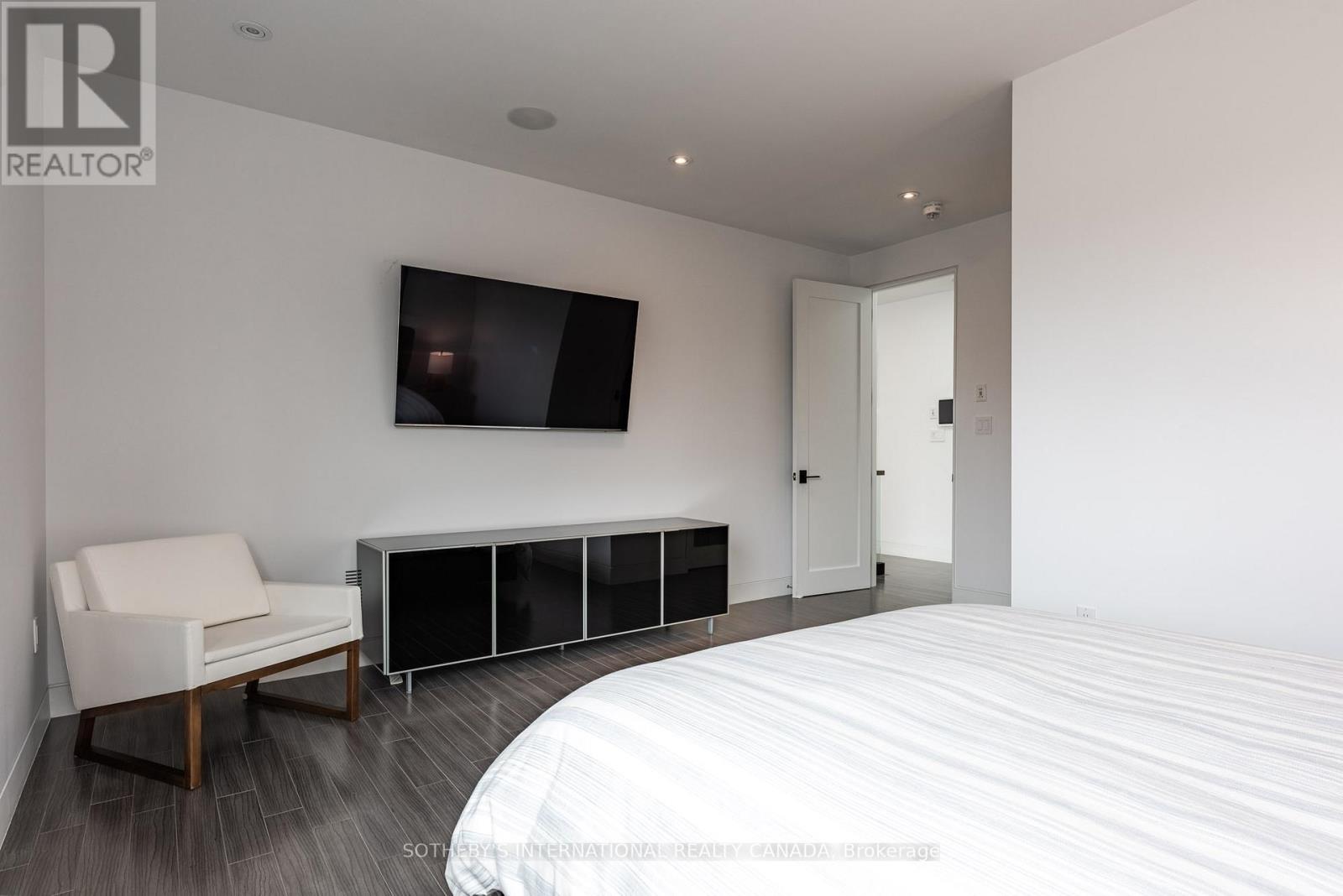 1388 Acton Crescent, Oakville, Ontario  L6J 2S5 - Photo 31 - W12909150