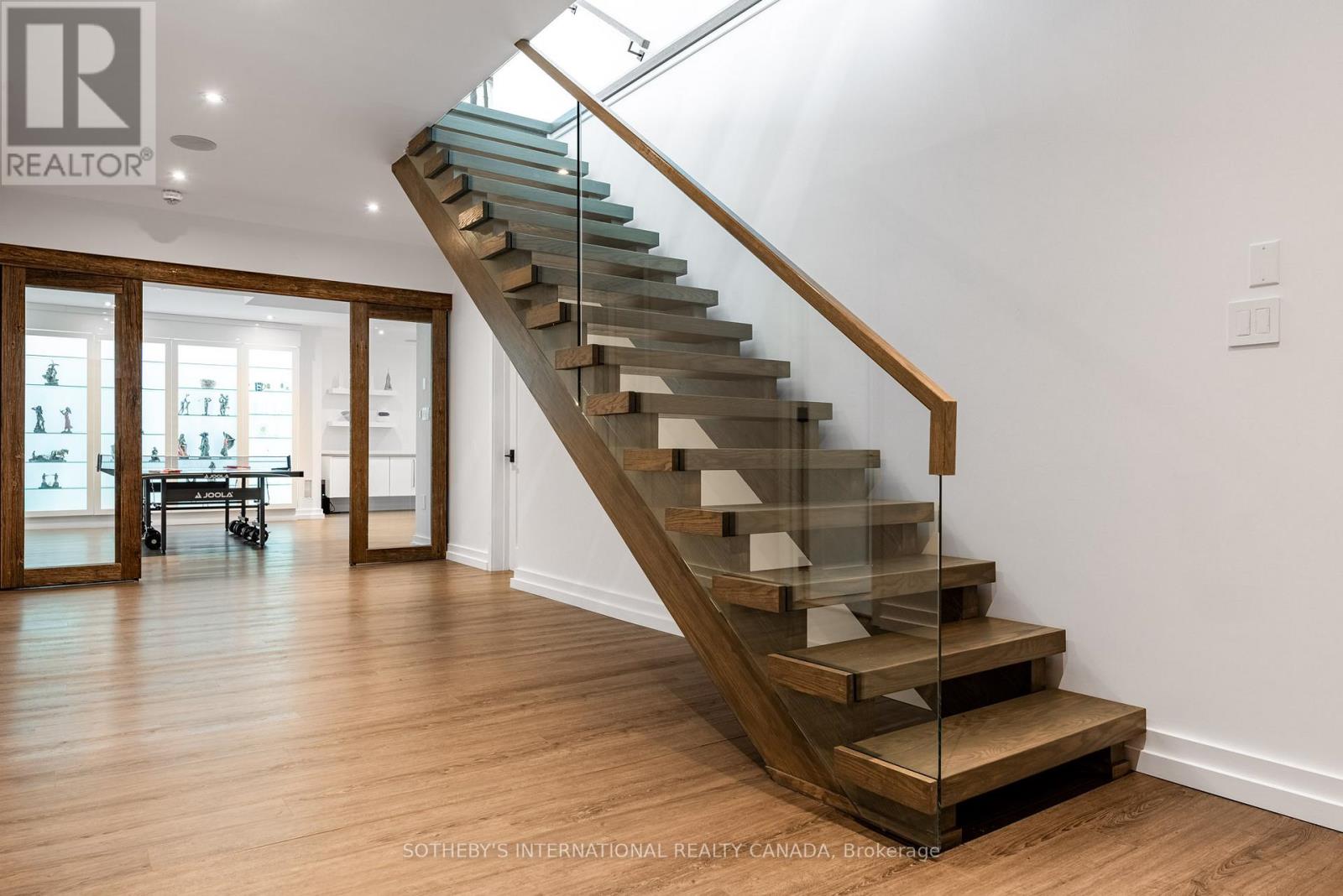 1388 Acton Crescent, Oakville, Ontario  L6J 2S5 - Photo 39 - W12909150