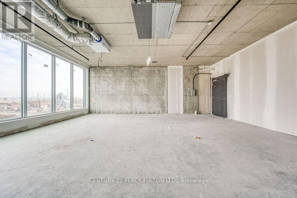 996 Martin Grove, Toronto (West Humber-Clairville), Ontario  M9W 4V8 - Photo 10 - W12909152