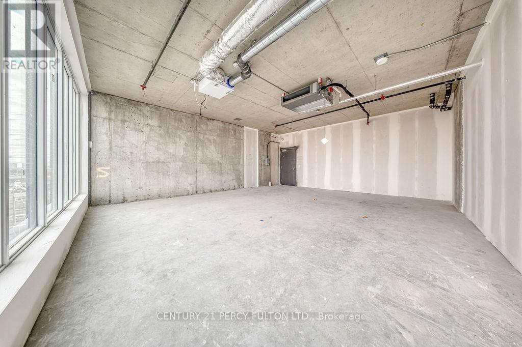 996 Martin Grove, Toronto (West Humber-Clairville), Ontario  M9W 4V8 - Photo 11 - W12909152