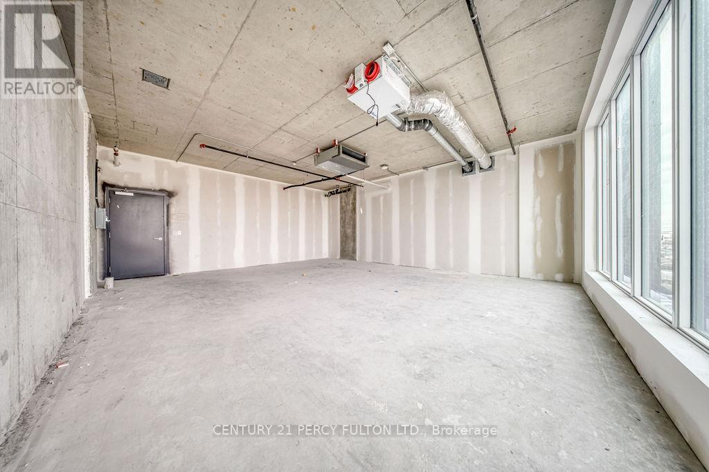 996 Martin Grove, Toronto (West Humber-Clairville), Ontario  M9W 4V8 - Photo 13 - W12909152